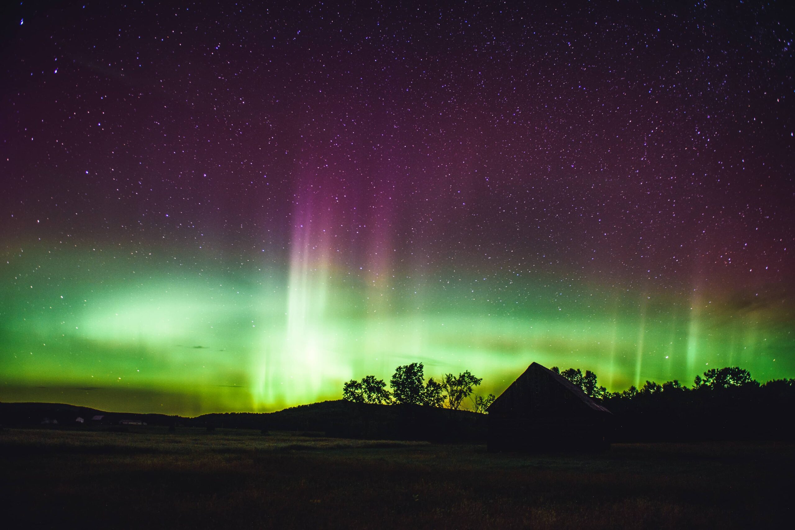 Stunning Northern Lights in Southern Ontario – A Spectacular Sight